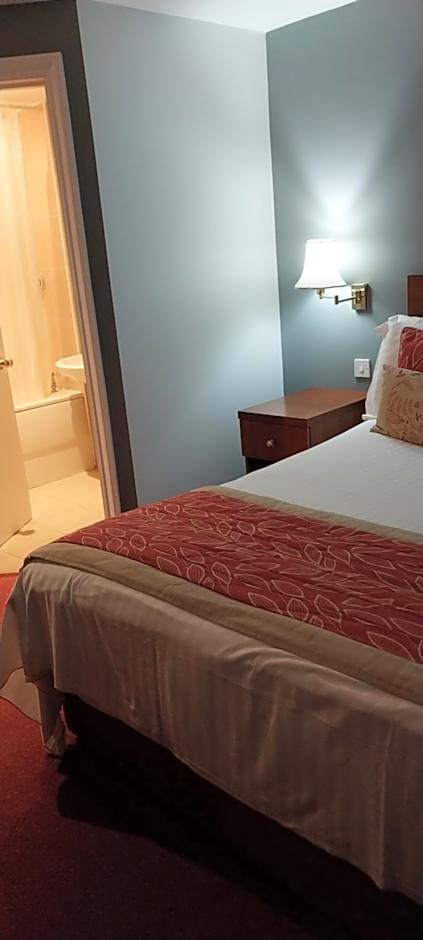 The Emmbrook Inn Hotel