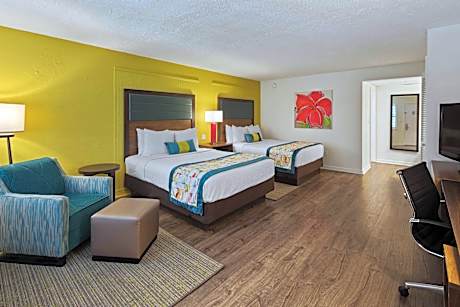2 Queen Beds Non-Smoking Larger Room 2nd Floor Patio Dining Area Microwave Fridge Full Breakfast