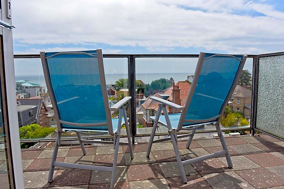 The Riviera Hotel & Apartments - Alum Chine