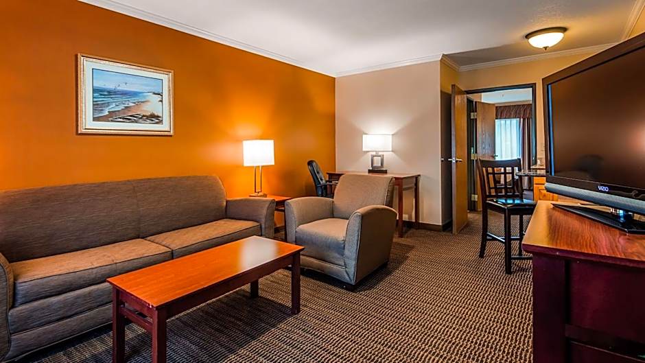 Best Western Plus Landmark Inn