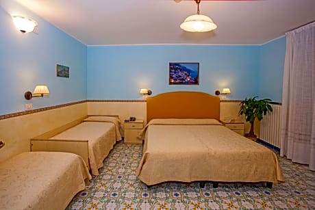 Quadruple Room (4 Twin Beds)