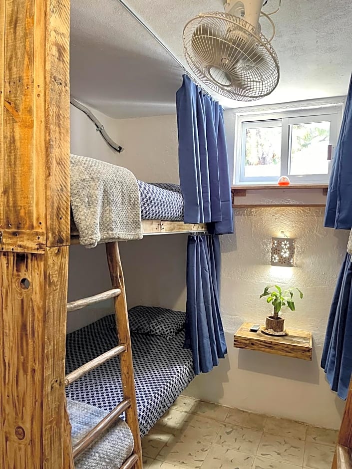 Itzé Hostel