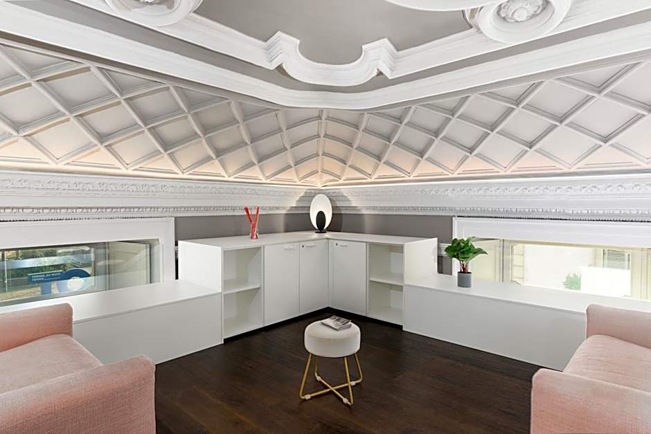 Q71 TIMELESS SUITES