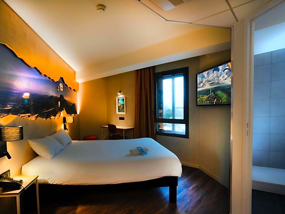 ibis Styles Clermont-Ferrand Le Brézet Aéroport