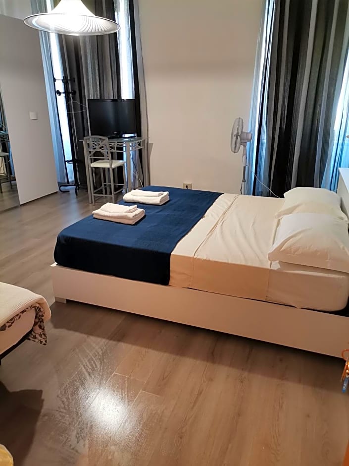 B&B Porto Vecchio ROOMS - Stazione Centrale Trieste