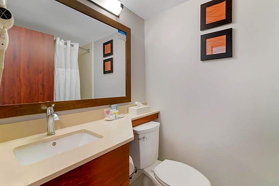 Comfort Inn Manchester Airport