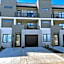 New Family-Friendly Townhome w/ Pool & Hot Tub