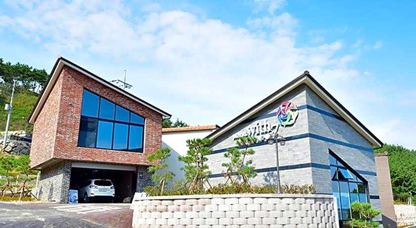 Gyeongnam goseong Hotel With7