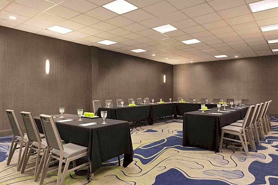 Radisson Hotel McAllen Airport