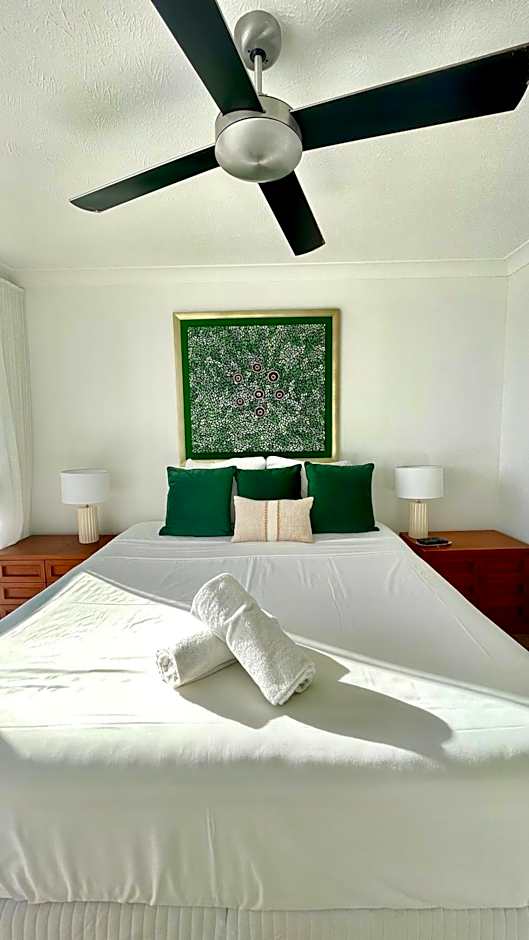 Broadwater Shores Waterfront Apartments