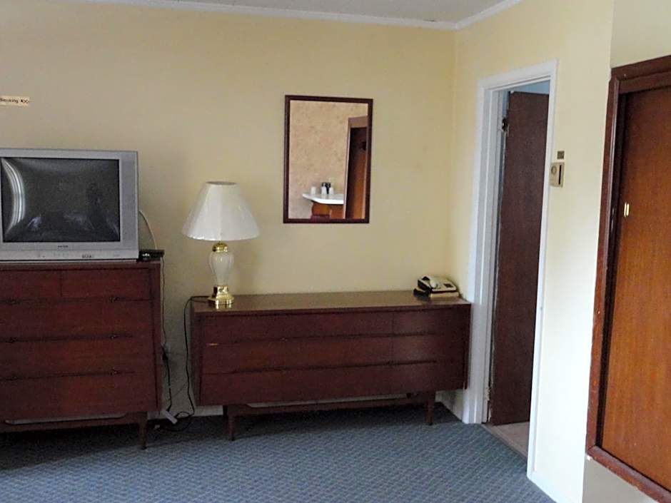 Hipwell's Motel