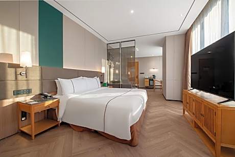 1 King Suite