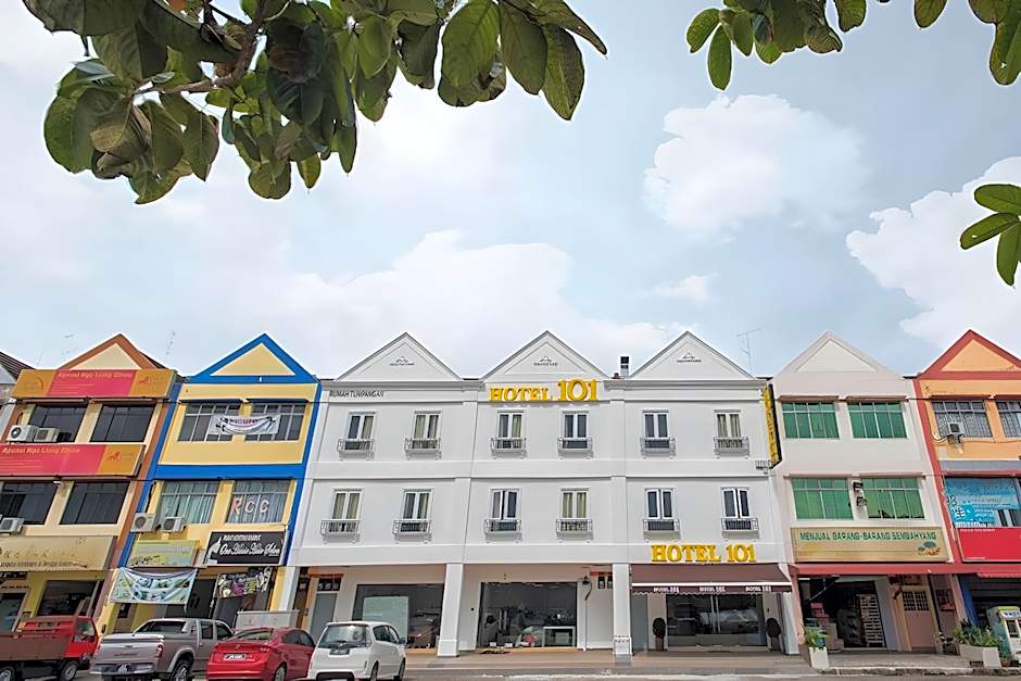 HOTEL 101 Ulu Tiram