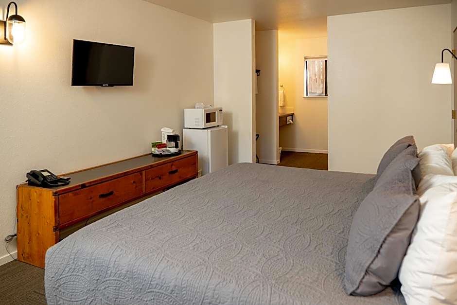 Photo 1 of 8 of Double Room
