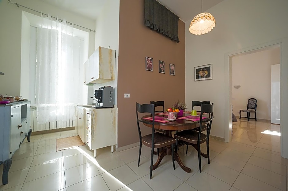 Flora Rooms – Campobasso, AZ