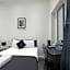 OYO Firs Lodge London Heathrow