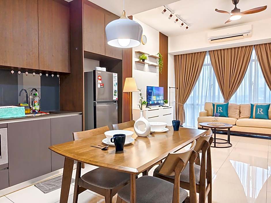 Grand Medini Suites by RR JBcity