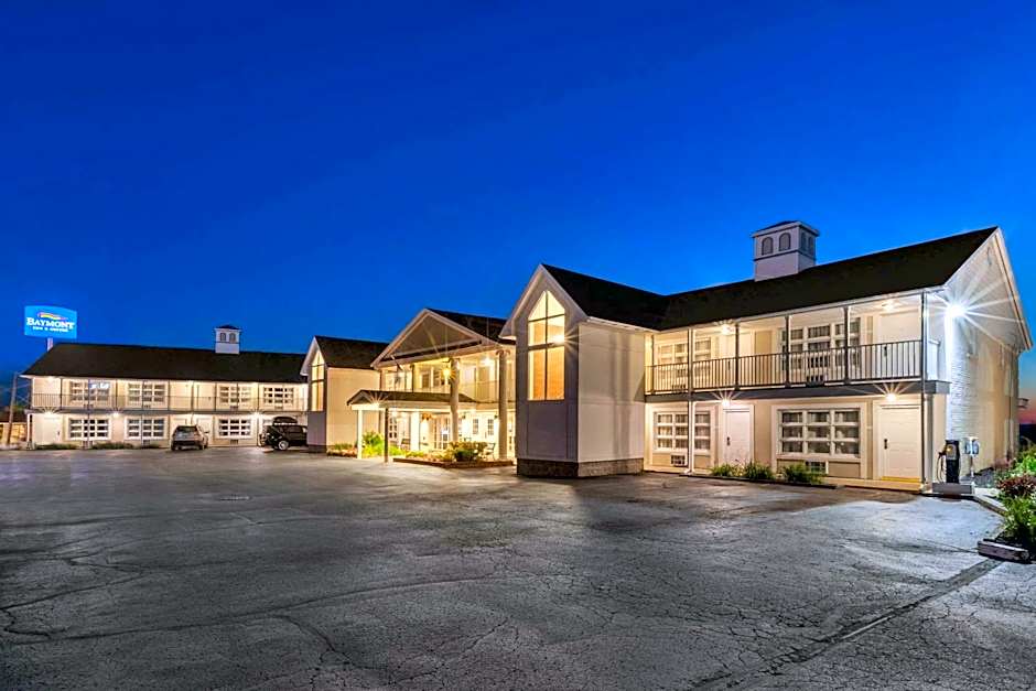 Baymont by Wyndham St. Ignace Lakefront
