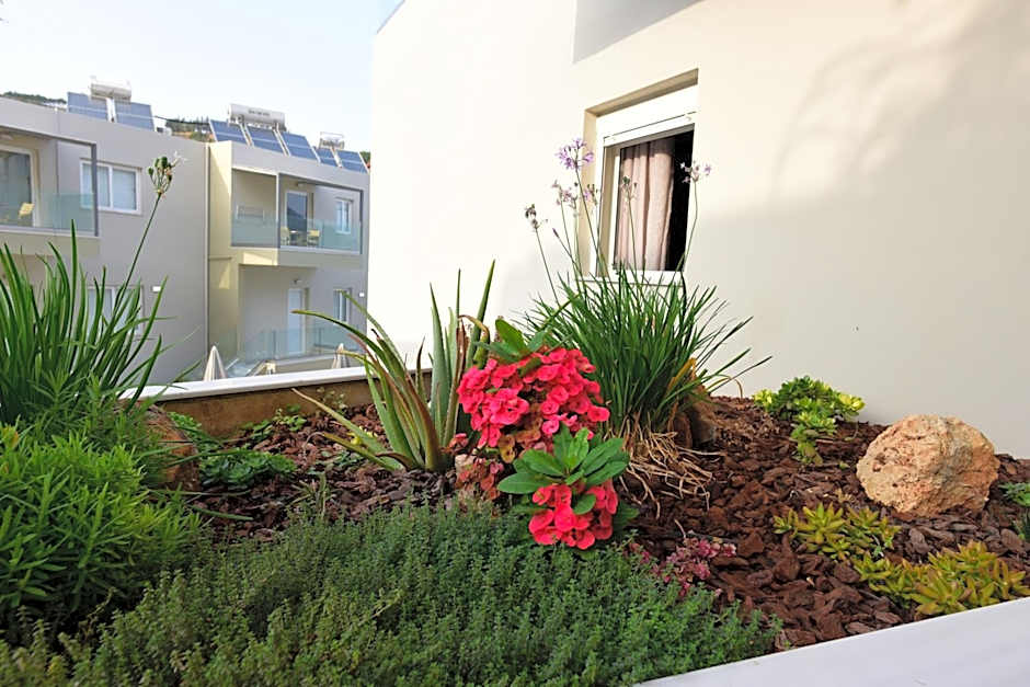 Blue Horizon Apartments