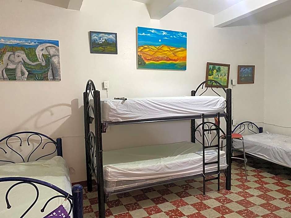Hostal mil Mascaras