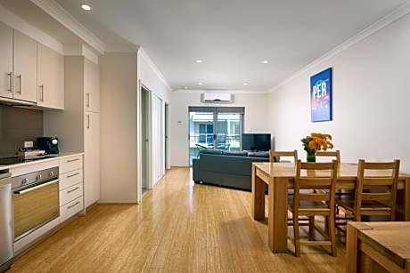 Airport Apartments by Vetroblu