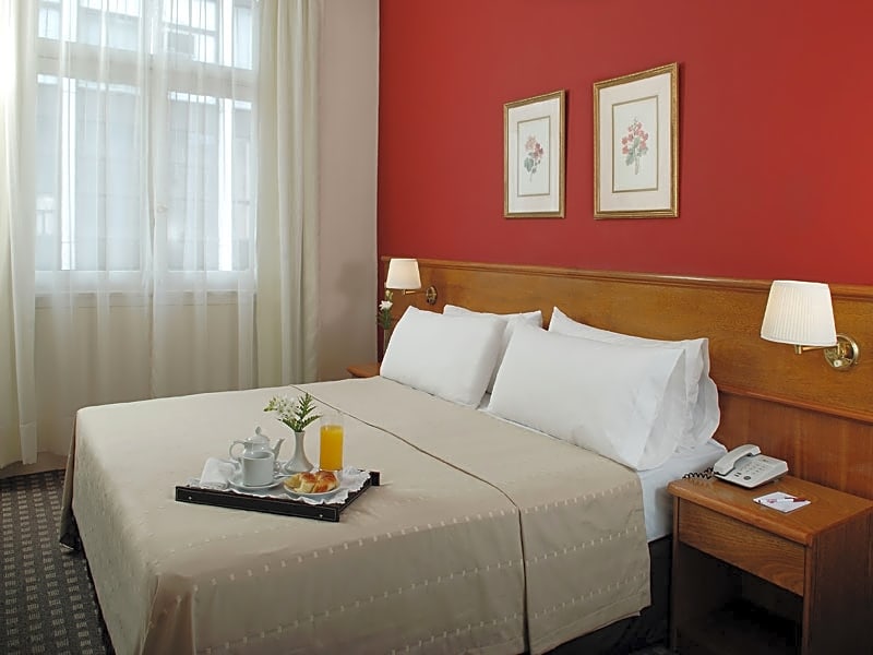 Suites Catalinas Hotel