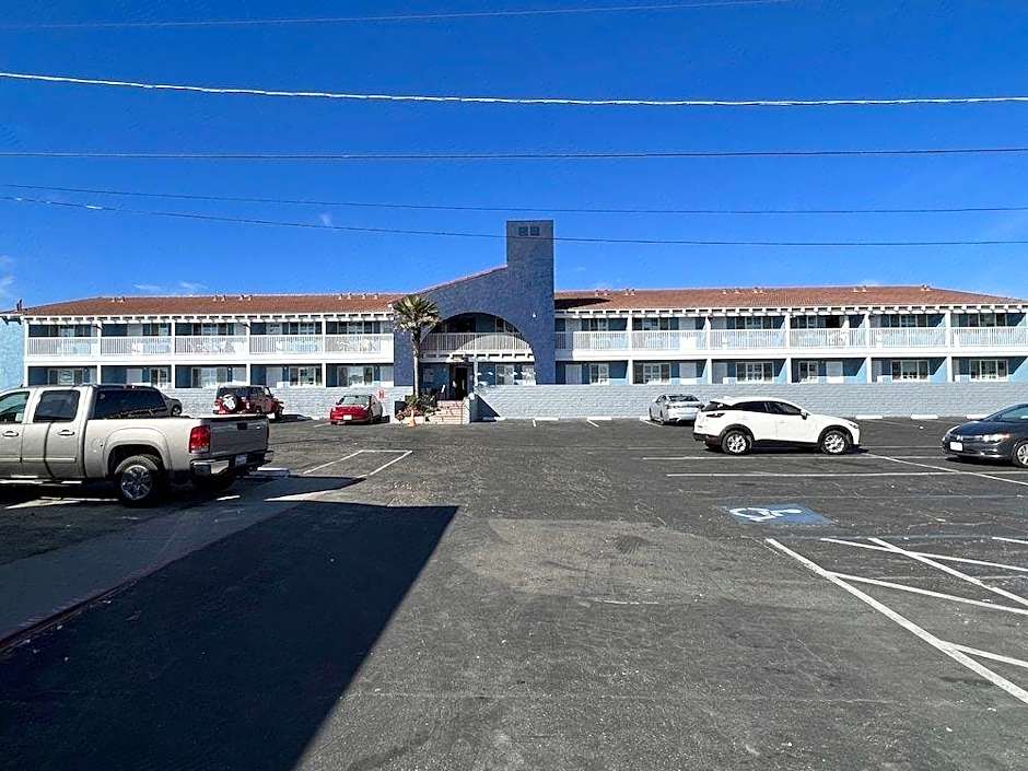 Pacific Coast Roadhouse Hotel