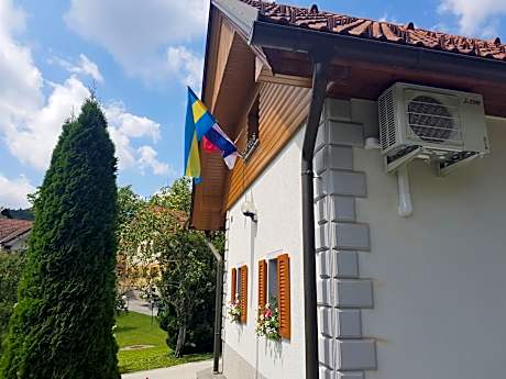 One-Bedroom Apartment (4 Adults)