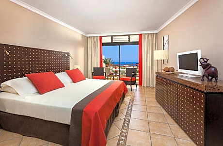 Deluxe Twin Room with Sea View