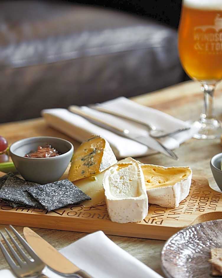 The Christopher Hotel Bar and Grill