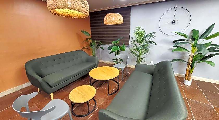 The Oakra Hotel