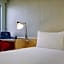 Ibis Paris La Villette Cite Des Sciences 19Eme