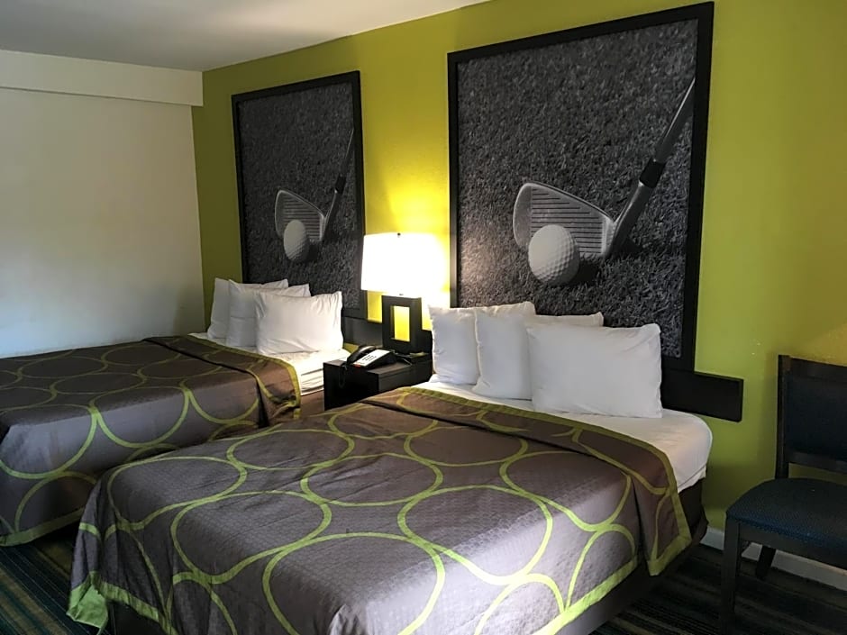 Super 8 by Wyndham Augusta