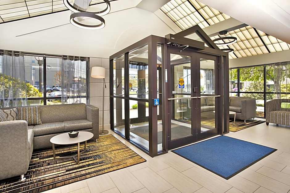 Holiday Inn Express Boston-Waltham By IHG