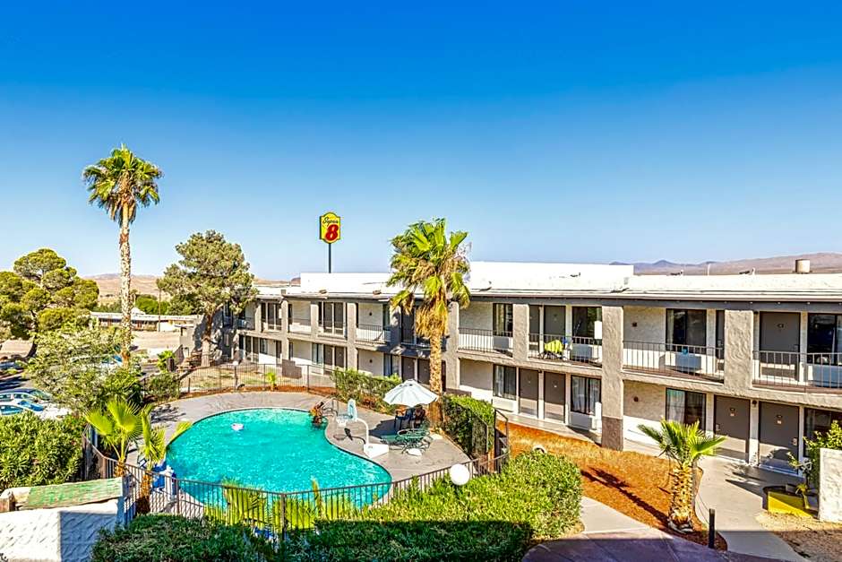 Super 8 by Wyndham Barstow