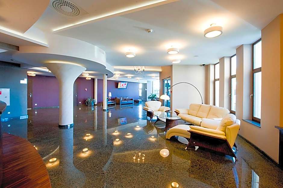 Hotel Symfonia Osjaków