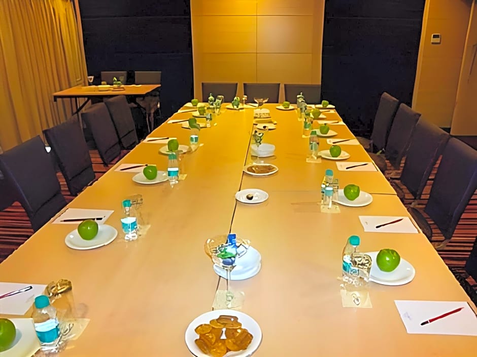 Majestic Court Sarovar Portico