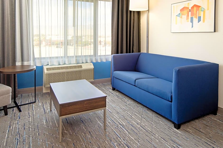 Holiday Inn Express & Suites - Palm Desert - Millennium By IHG