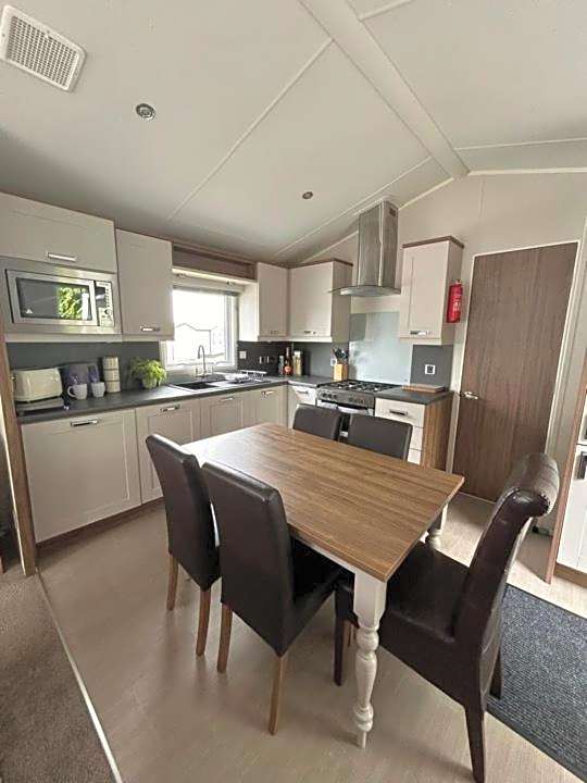 23 larch view luxury caravan tattershall lakes