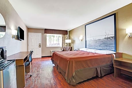 1 King Bed Accessible Room Non-Smoking