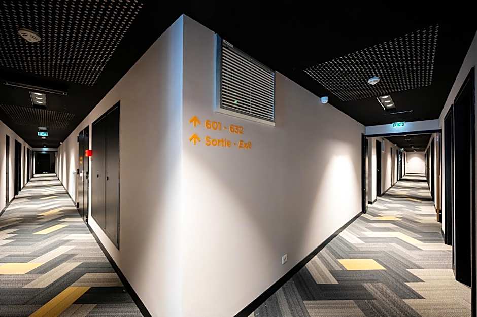 Staycity Aparthotels Paris La Defense