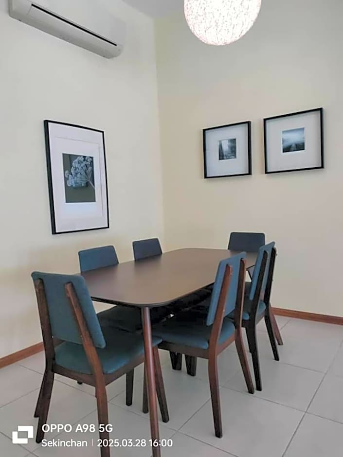 Sekinchan HighView Penthouse 15pax 5R5B 顶层公寓 看海 看稻田景