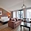 Le Place d Armes Hotel Suites