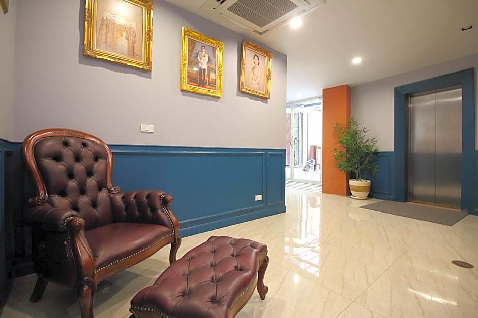 Pannee Residence @ Dinsor