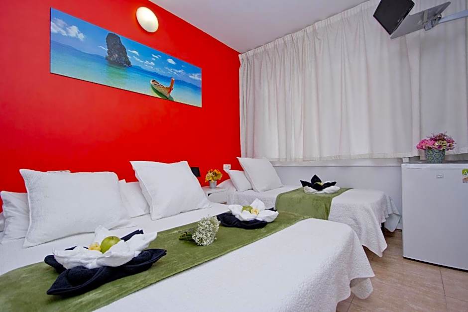 Barcelona City North Hostal