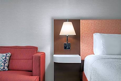 King Room with King Bed - Non-Smoking