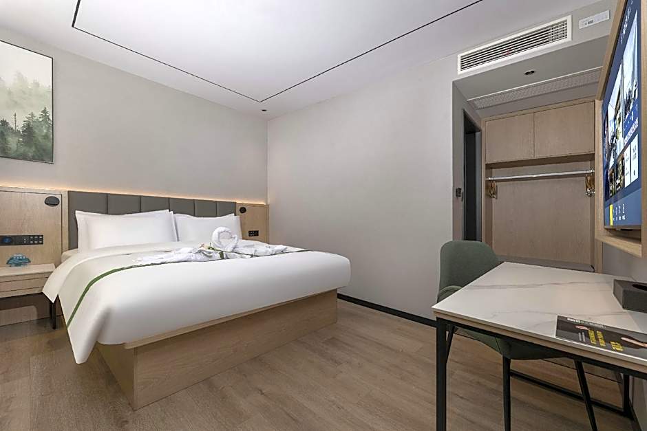 GreenTree Inn JiangSu Wuxi Jiangyin Huashi Avenue Huaxi Village Business Hotel