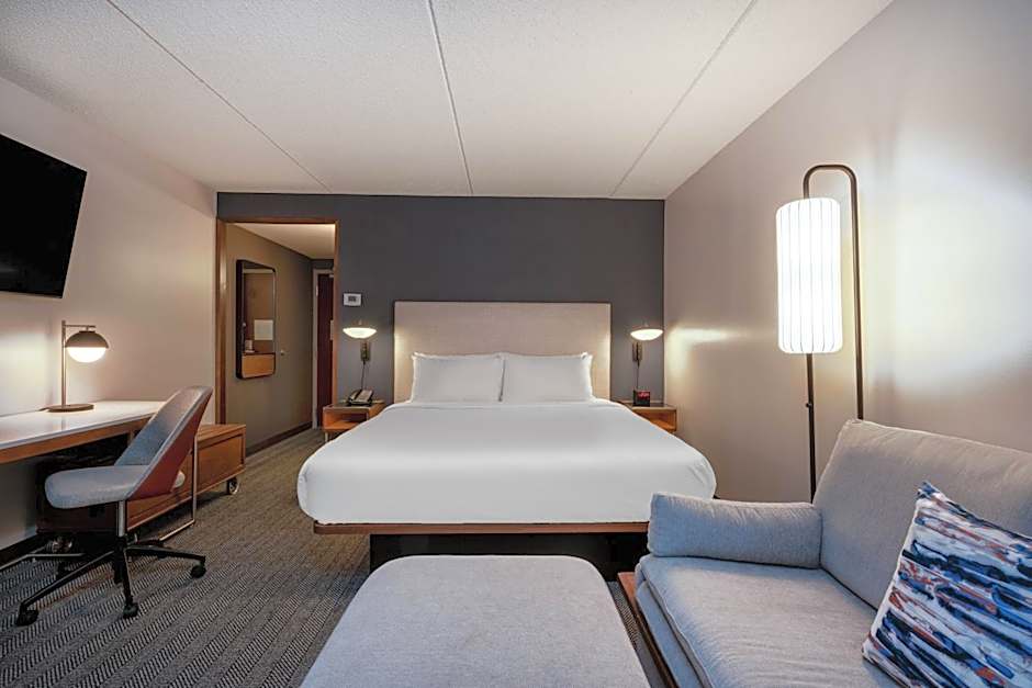 Courtyard by Marriott Columbus Airport