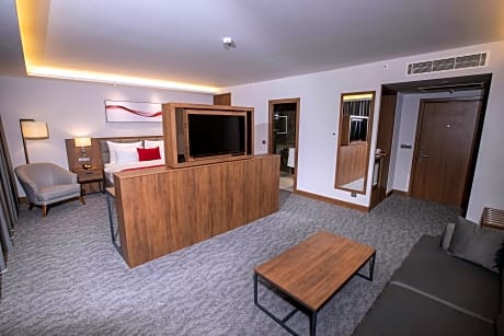 1 King Bed Non-Smoking