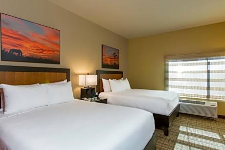 Queen Suite with Two Queen Beds - Accessible/Non-Smoking